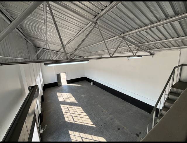 200M² WAREHOUSE TO LET IN SEBENZA